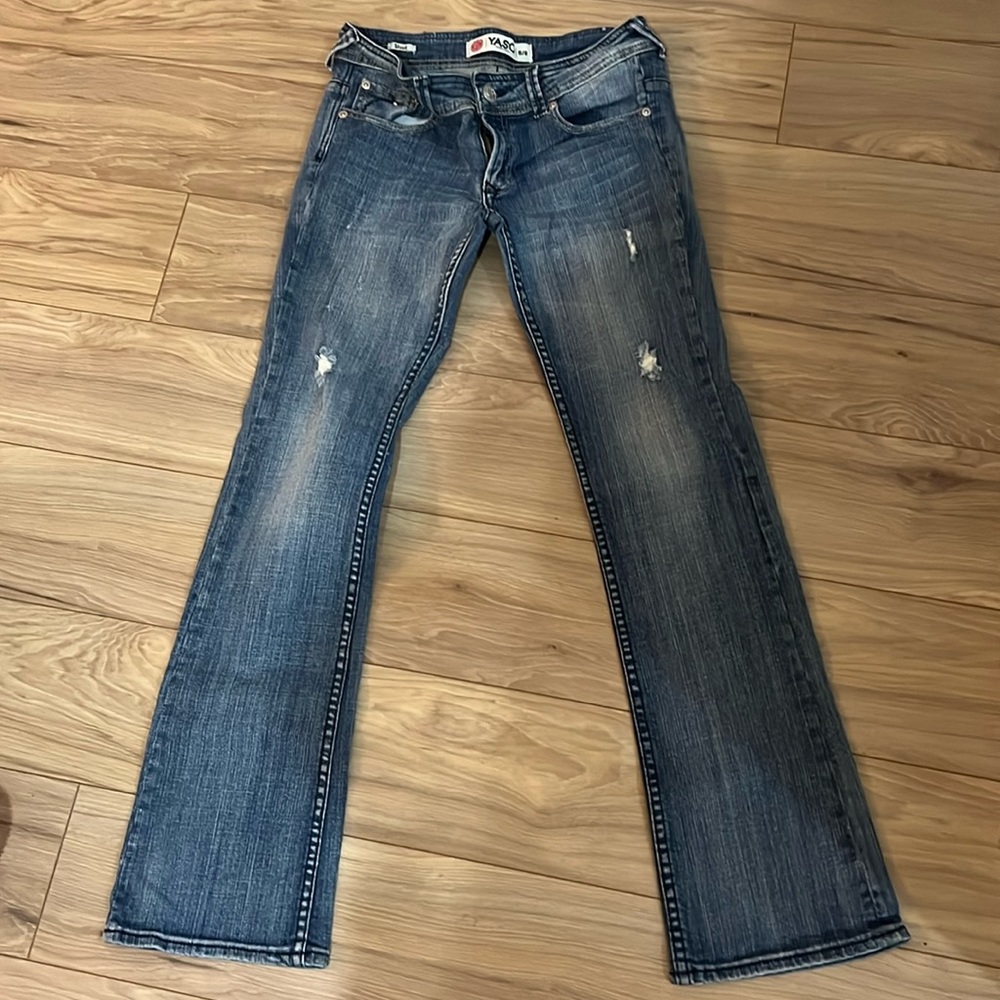 Womens (juniors ) Yaso size 5/6 low rise distressed bootcut jeans